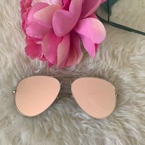Pink mirrored aviators